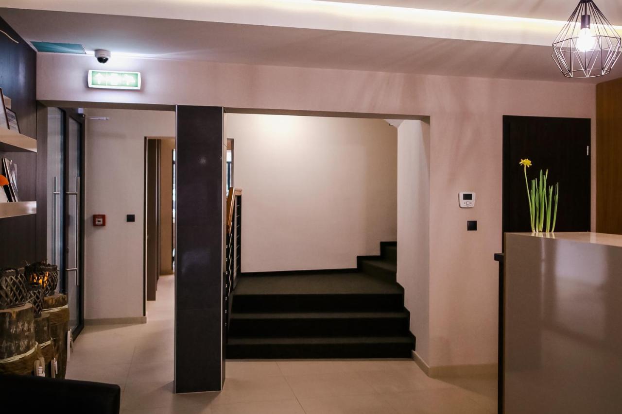 Sohaz Panzio Es Apartmanhaz Szolnok Exterior foto