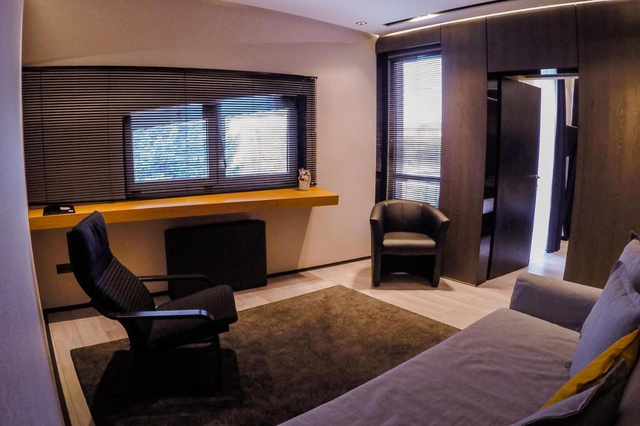 Sohaz Panzio Es Apartmanhaz Szolnok Exterior foto